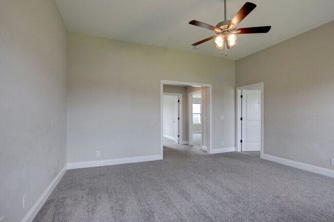Building Photo - 230 Cotoneaster Ln
