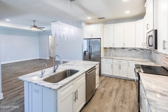 Building Photo - 98 Pura Vida Ct