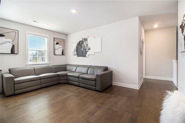 Building Photo - 603 Skye Ct