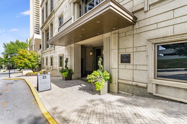 Building Photo - 3376 Peachtree Rd