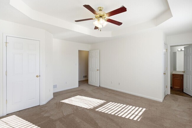 Building Photo - 2413-2415 Northampton Dr.