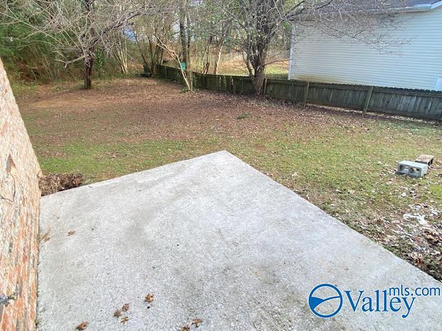 Building Photo - 706 Larry Dr