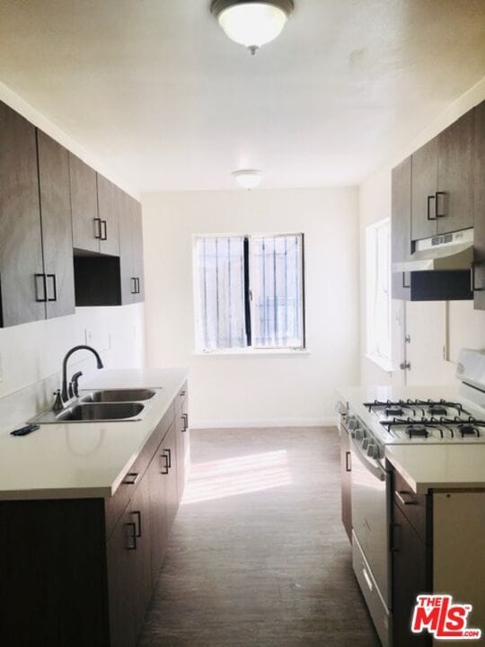 Building Photo - 10231 Darby Ave