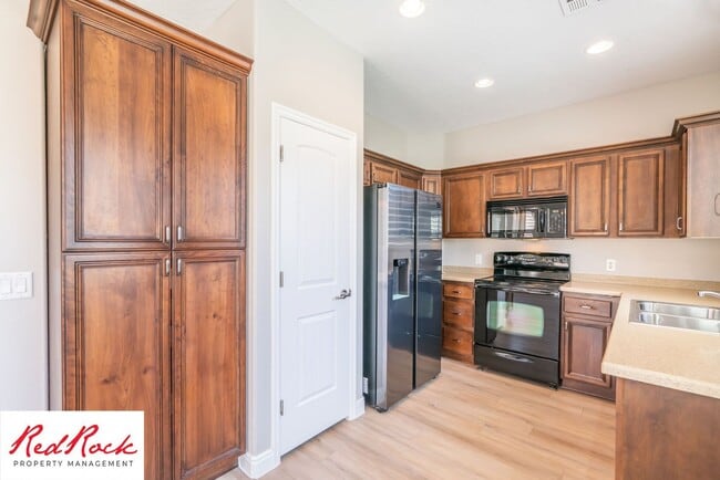 Building Photo - 3 Bedroom Coral Canyon Home on Corner Lot