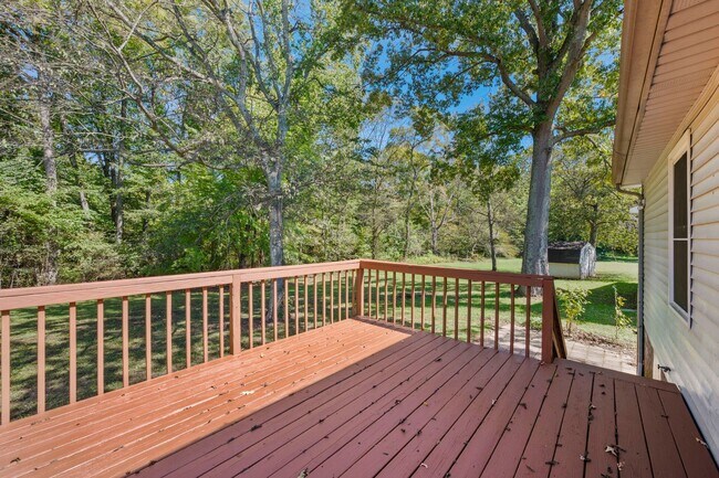 Building Photo - Cozy Charm Meets Modern Touches in Oak Grove
