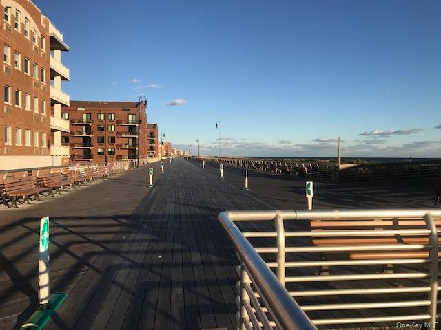 Building Photo - 111 New York Ave