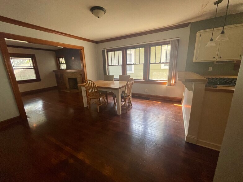 Building Photo - 4528 Terrace St