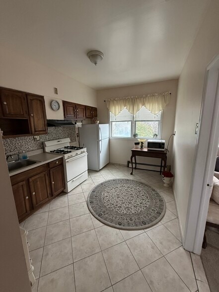 Building Photo - 254 Terrace Ave