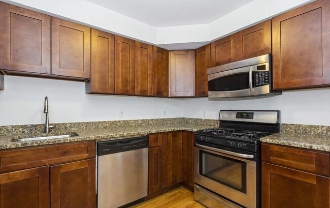 Primary Photo - 809-815 22nd St