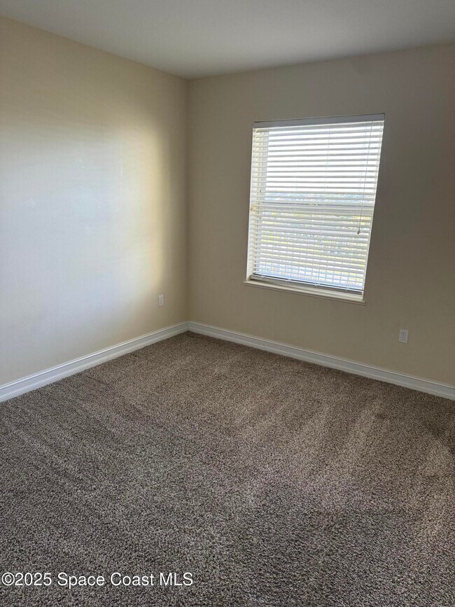 Building Photo - 5 Indian River Ave