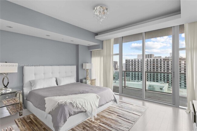 Building Photo - 3301 NE 1st Ave