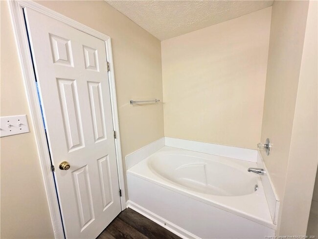 Building Photo - 302 Bubble Creek Ct