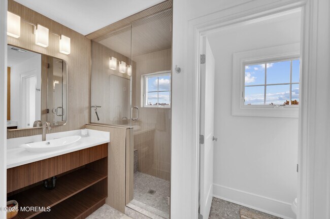 Building Photo - 18 Culebra Ave