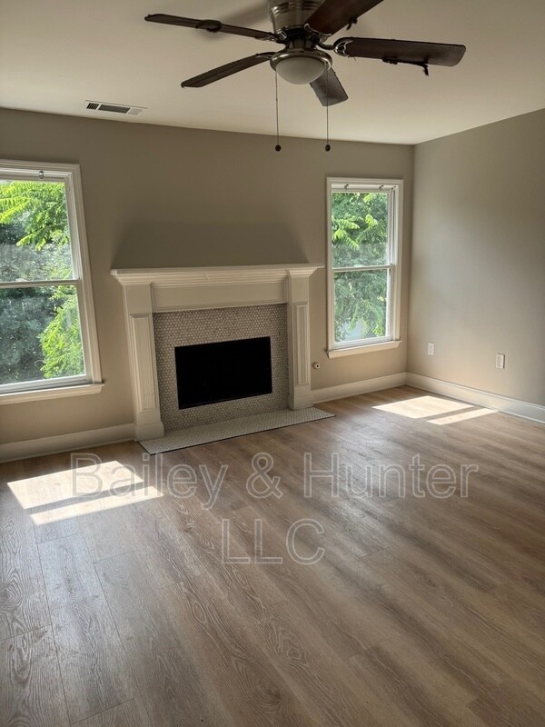 Building Photo - 573 Lawton St SW