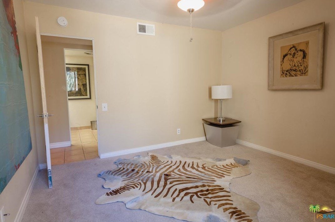 Building Photo - 2600 S Palm Canyon Dr