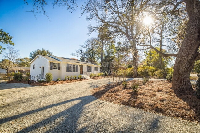Building Photo - 6405 Myrtle Grove Rd
