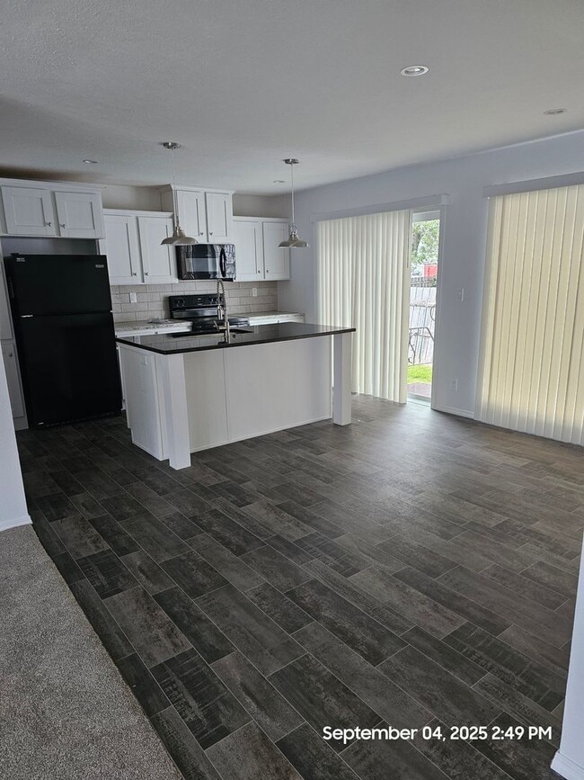 Building Photo - 3 bed 2 bath Manufactured Home