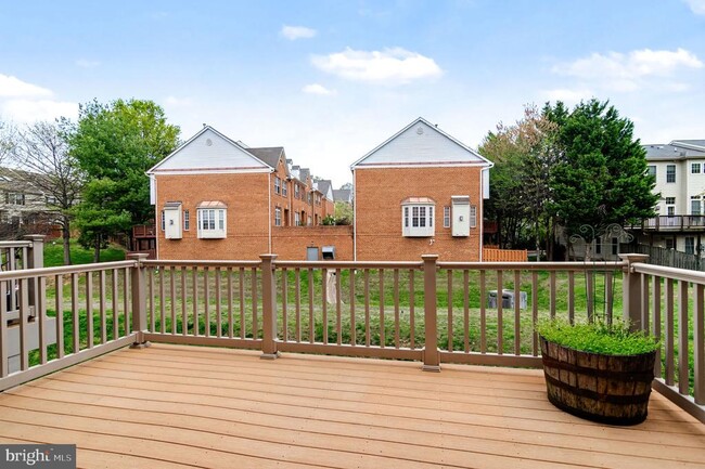 Building Photo - 3697 Ambrose Hills Rd