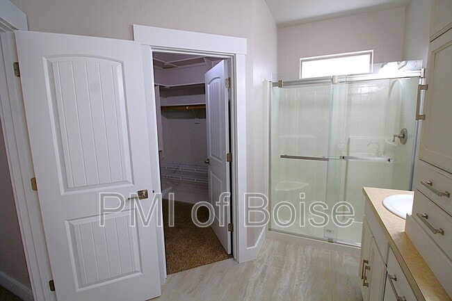 Building Photo - 2271 E Powder River St