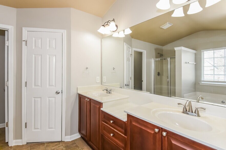 Building Photo - 6615 Bridge Stream Rd