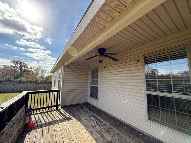 Building Photo - 424 Liem Cir