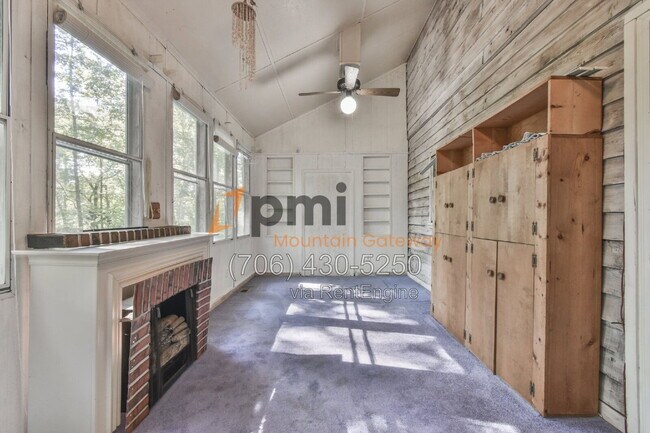 Building Photo - 266 Glenridge Dr