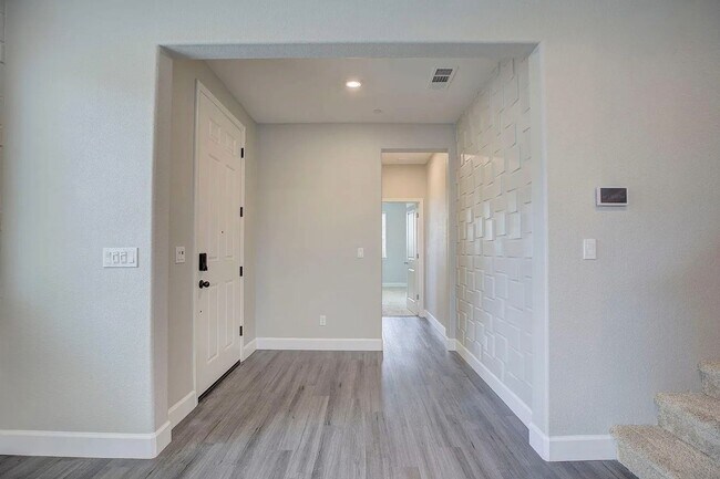 Building Photo - 1606 Lion St