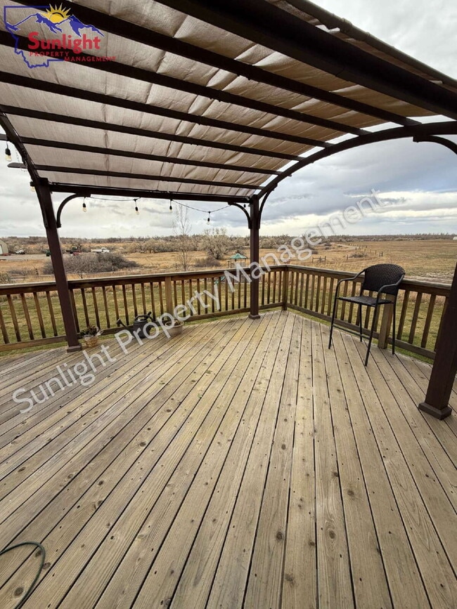 Building Photo - Spacious Country Home with 5 Bedrooms, Movie Room & Stunning Open-Land Views