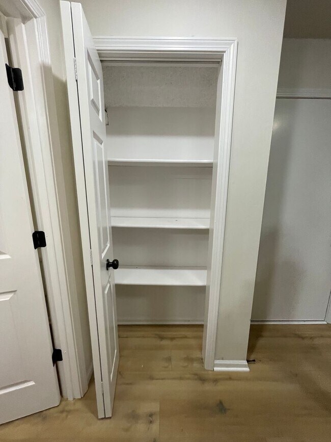 Building Photo - 3616-3618 Hermitage Rd.