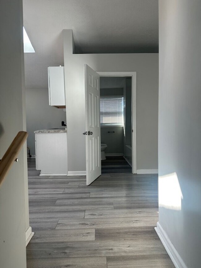 Building Photo - W98TH