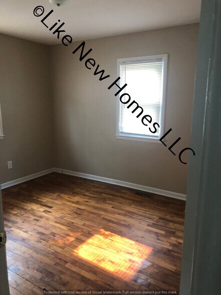 Building Photo - 3702 Ivanhoe Ave