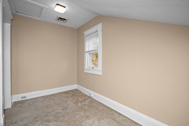 Building Photo - 437 Connecticut Ave