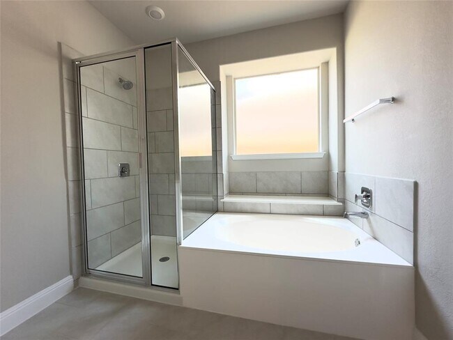 Building Photo - 17916 Umberto Dr