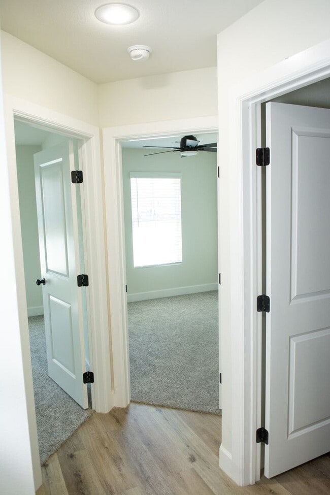 Building Photo - Townhouse in the heart of West Fork !