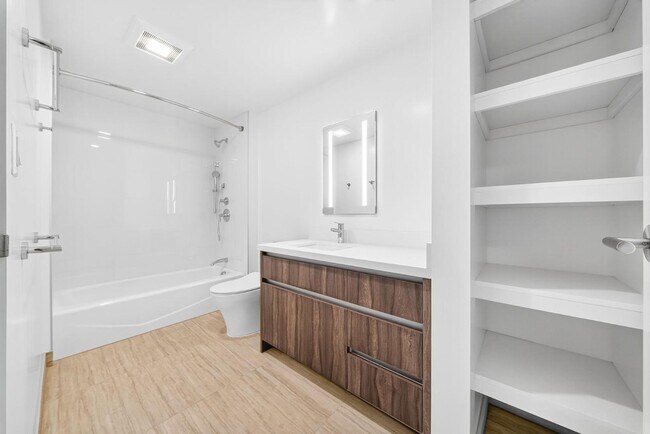 Building Photo - 1500 Rycroft St