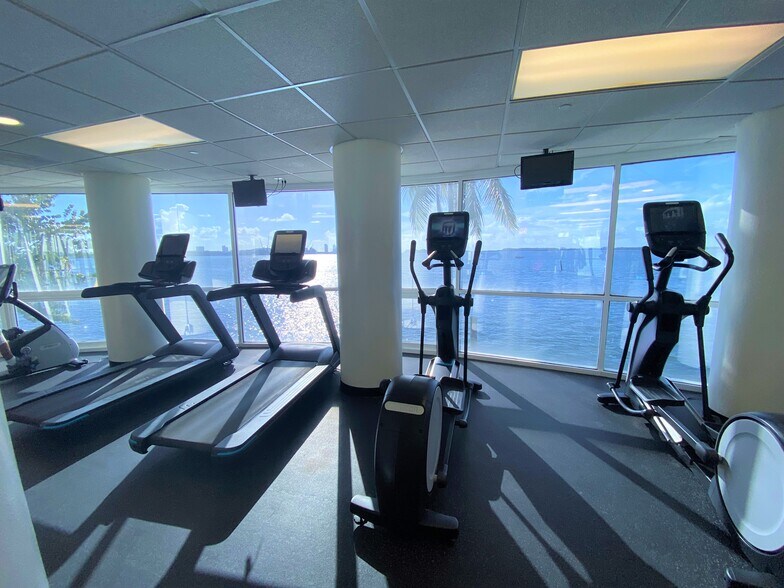 Building Photo - 770 Claughton Island Dr