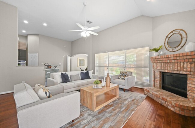 Building Photo - 905 Hunter's Creek Dr