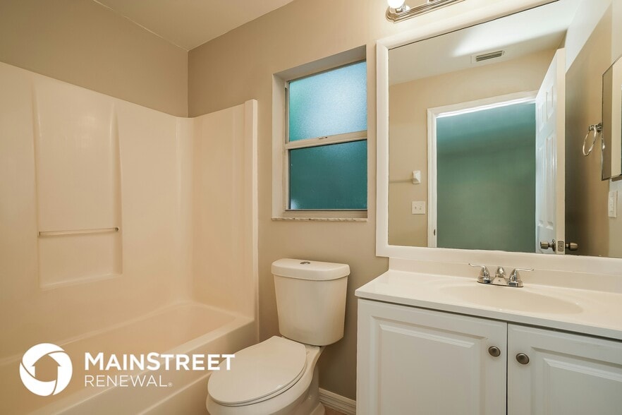 Building Photo - 2619 NW 11th St