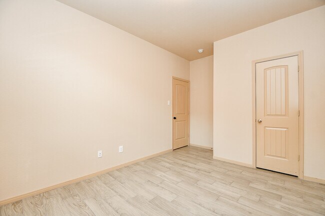 Building Photo - 11022 Ellison Ridge Dr