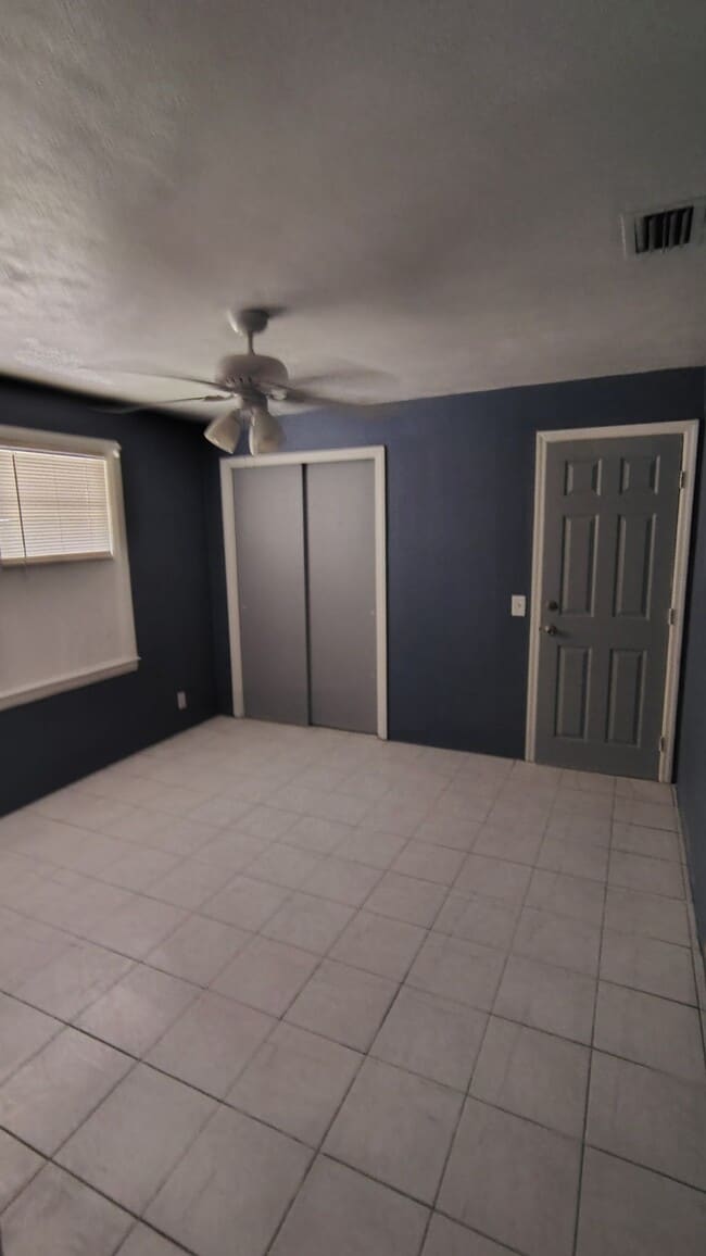 Building Photo - 3611 Hardee Ave