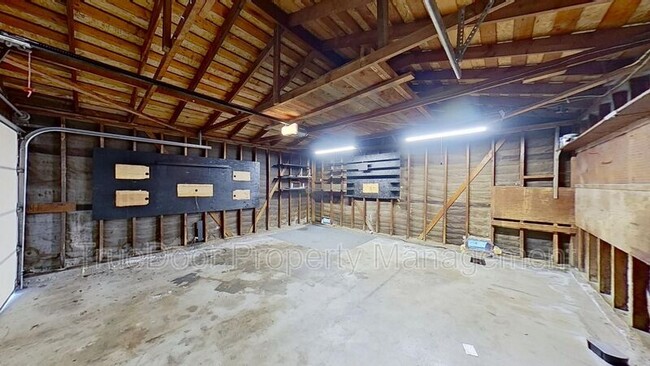 Building Photo - 6961 Lenis Cir