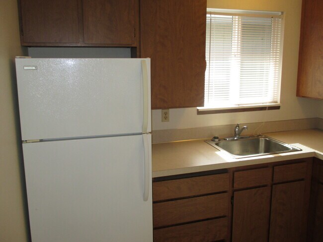 Building Photo - Cozy One Bedroom Apartment in the Heart of South Salem