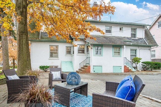 Building Photo - 61 Claremont Ave