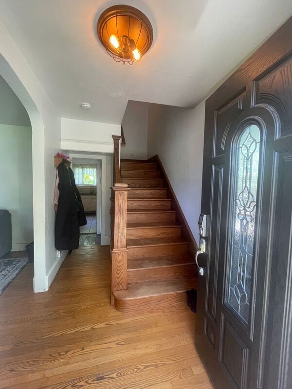 Building Photo - 528 Lindbergh Ave