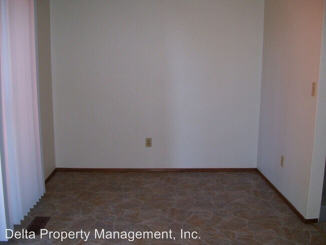 Building Photo - 6423-6423 Armar Rd