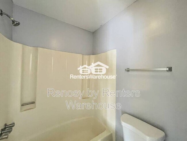 Building Photo - 651 Ridge Cir
