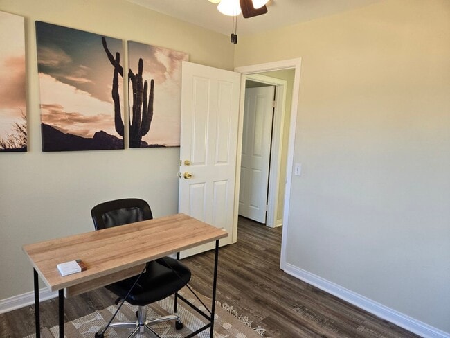 Building Photo - 4 BR 2.5 BA detached modern single-family home.