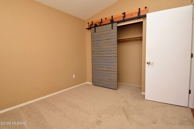 Building Photo - 10226 E Desert Eden Pl