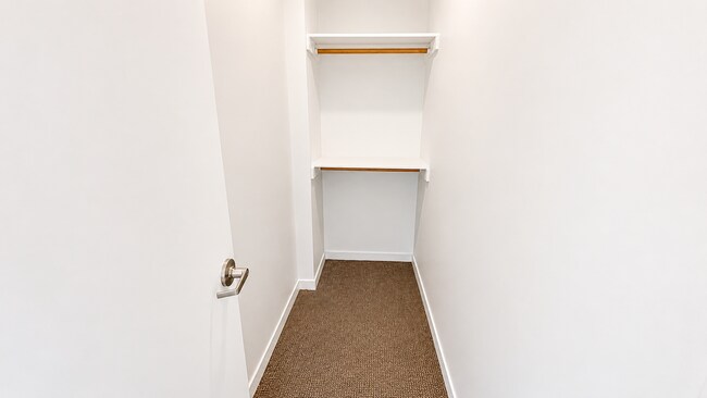 Building Photo - 107 G St