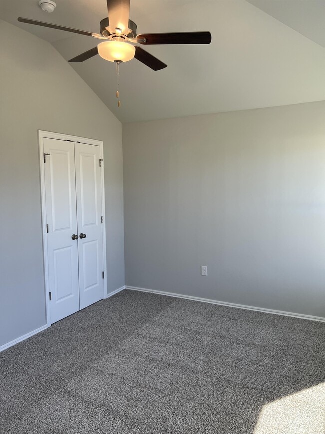 Building Photo - 1313 Sycamore Cir